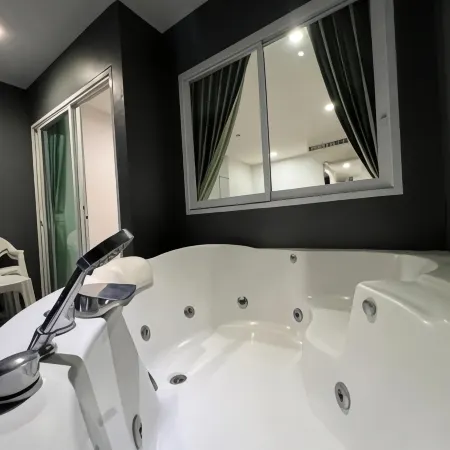 Zephyr Grand Hotel
