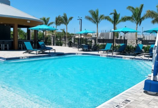 스프링힐 스위트 바이 메리어트 케이프 카나베랄 코코아 비치 수영장