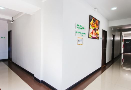 베이식 라인 호텔 앳 로이끄로