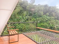 Selayang Olivehill - Luxury Glamping in the Forest Hotels in Cigombong