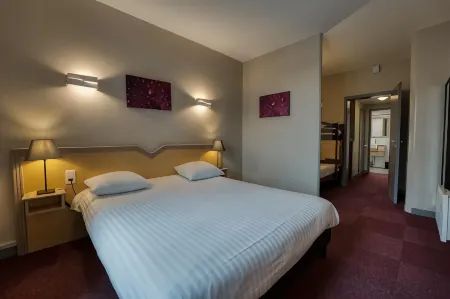 Logis Restaurant & Hôtel À la 12 Отели в г. Флокур