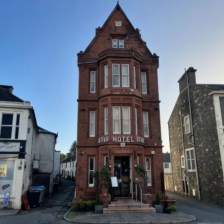 The Famous Star Hotel Moffat