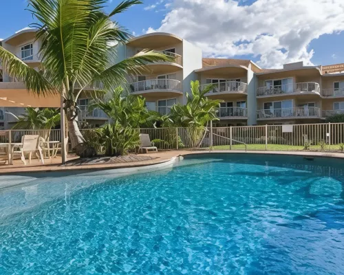 Surfside on the Beach Hotels in Buddina