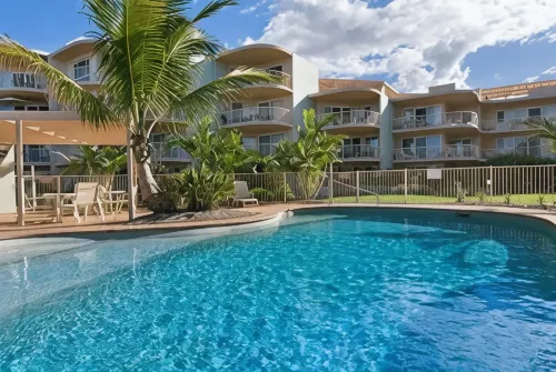 Surfside on the Beach Hotels in Buddina