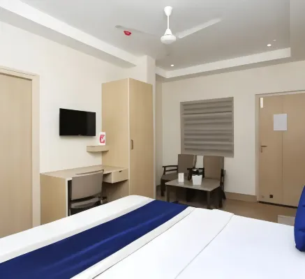 Hotel Malik Residency - Bãi đậu xe
