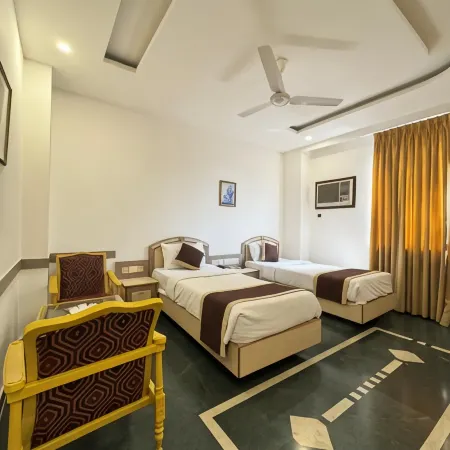 Hotel Melrose Inn - Near Railway Station , Aligarh