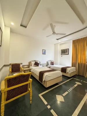 Hotel Melrose Inn - Near Railway Station , Aligarh - Wifi