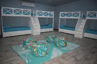 Spacious 5-bedroom house with capacity of 20+ people in Playa Metalio Sonsonate Hotels in 
