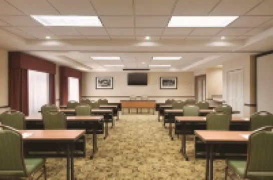 Country Inn & Suites by Radisson, des Moines West, IA