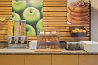 La Quinta Inn by Wyndham Auburn Worcester - breakfast