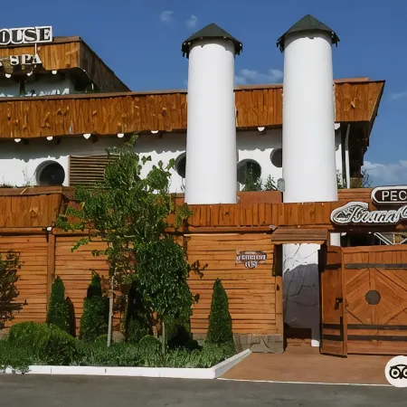 Luxury House ECO-hotel & Spa (Лакшери хаус)