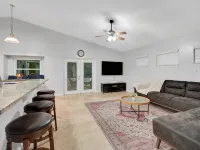 Charming 3-bedroom Pet Friendly house in tranquil Riverview Hotels in Riverview