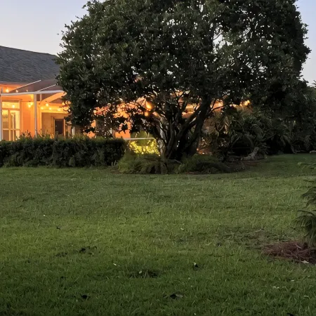 Private Heated Pool and Hottub , Pet Friendly, New Golf Cart , Close to Shopping