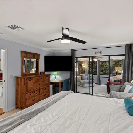 Lakefront Condo Lake Keowee • Resort Amenity • Modern Luxury Vibe • Dog Friendly
