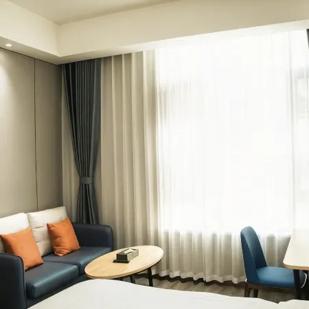 Huanglong Qiyue Hotel
