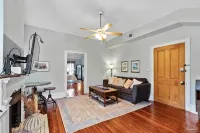 Historic Downtown Loft C - Apartments