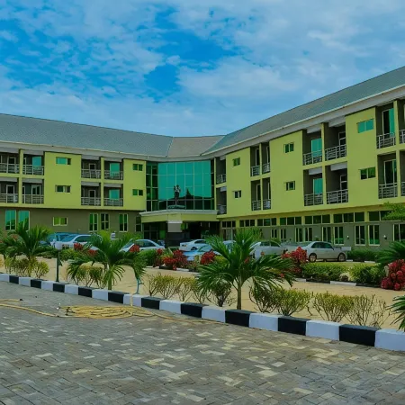 Monarchs Luxury Palace Hotel