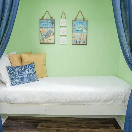 Sun, Sand and Pool : Condo at Savannah, Tybee