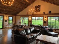 Beautiful 4-bed home on 24 acres in West Burke-12 min from Burke Mountain! - Wifi