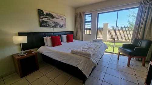 Kathu Inn - Bares