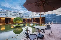 BAOHONGHOTEL - Romanttinen