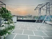 AvyAm Blue Terrace Room - 1 玛雅普里附近的飯店