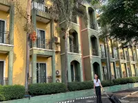 B2 Buriram Boutique and Budget Hotel Отели рядом с достопримечательностью «Ночной базар»