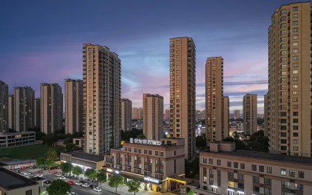Yilong Anyun Hotel (Nanjing Jiangning Binjiang Development Zone Metro Station Hotel)