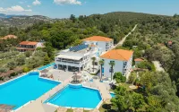 Kamari Beach Hotel
