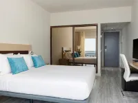 Tryp by Wyndham Lisboa Caparica Mar アルマダのホテル