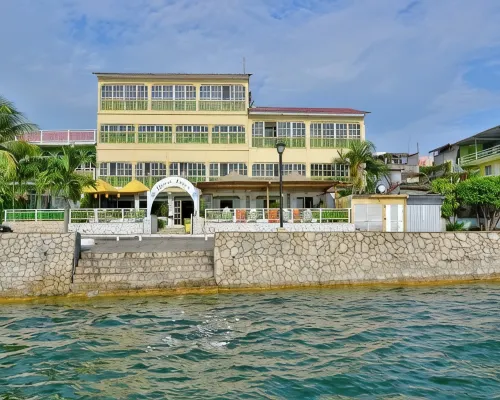 Hotel Peten Hotels in Flores