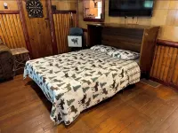 Rustic Lake Michigan Cottage Fire Pit & Beach - 3つ星