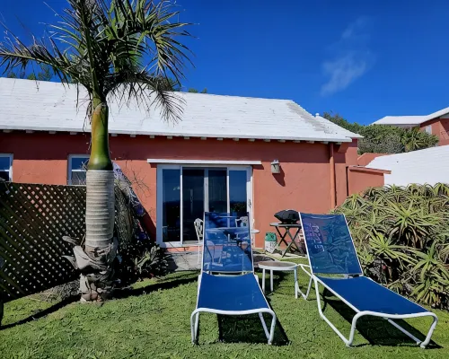 Sand Pebble 1 Bdrm Apt on Marley Beach w/ ocean views & steps to private beach Hotels in Warwick