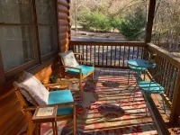 NEW Luxury Cabin in Green River Highlands 5 minutes to TIEC-Private/Gated