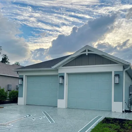 3 bedroom villa in The Villages. Minutes from Brownwood and Sawgrass.