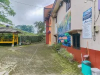 RedDoorz @ Pacet Mojokerto Hotels in Pacet