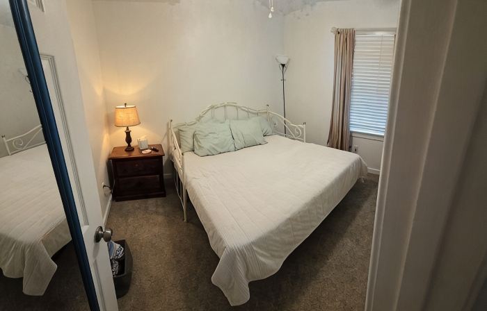 Charming 2-bedroom home, with lake access, in the Richmond metro area.