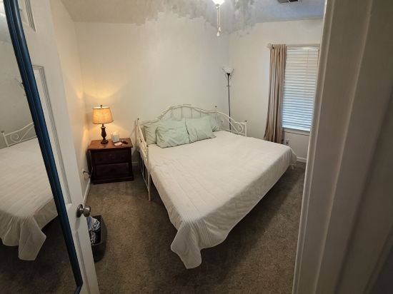 Charming 2-bedroom home, with lake access, in the Richmond metro area.