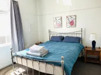 Pretty Villa Close to St Clair Beach Private Parking - วิลล่า