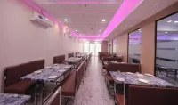 Royal Palace Hotel Surat Velanja - 2-Star