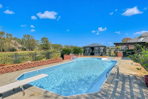 Lakefront Home for Families & Groups – Private Pool, BBQ, Kayaks, Fishing - 4 stjerner