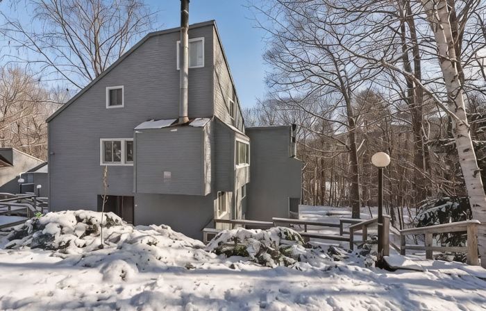 Spacious 4-bedroom townhome with amenities in Waterville Estates.