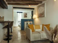 Le 7 Bis, 250m from Loches town center and 30 minutes from Beauval ZOO Hotels in Loches