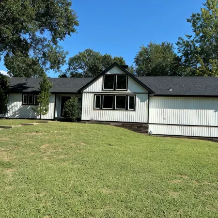 3Bedroom and Loft Countryside Dr Home Minutes from Pitt State and Local Eateries