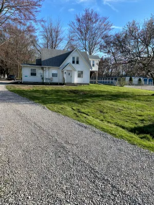 Recently updated apartment in a Triplex unit #1 close to wineries and the lake.