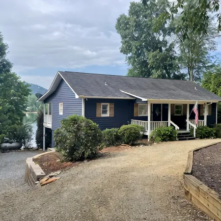 Lake Cottage on Deep Water w/ Incredible Views! Hot Tub/Pool Table/Dock/Kayaks