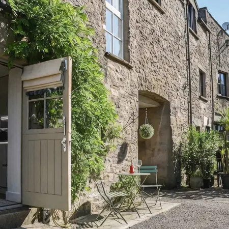 Cosy and characterful cottage in the heart of Kirkby Lonsdale Hotels in Carnforth