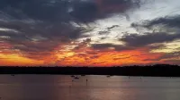 Waterfront Condo Family Getaway - Wifi