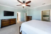 Lost Key Resort: Beach, Pool, Golf, Gym, Pets OK, Opt Golf Cart, Side Yard - balcony