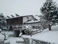 Ski Chalet Cervinia Martino Ski-in-Ski-Out 8p Apartment Sunny Spacious Wifi